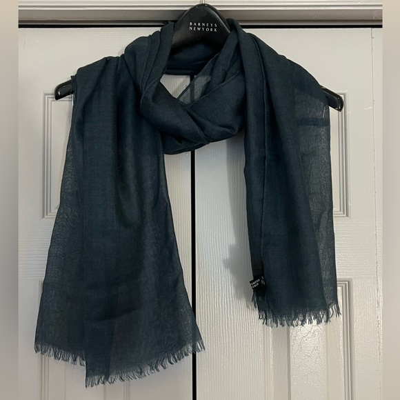 Archive Yves Saint Laurent beautiful blue-green silk & cashmere scarf. - Picture 2 of 5